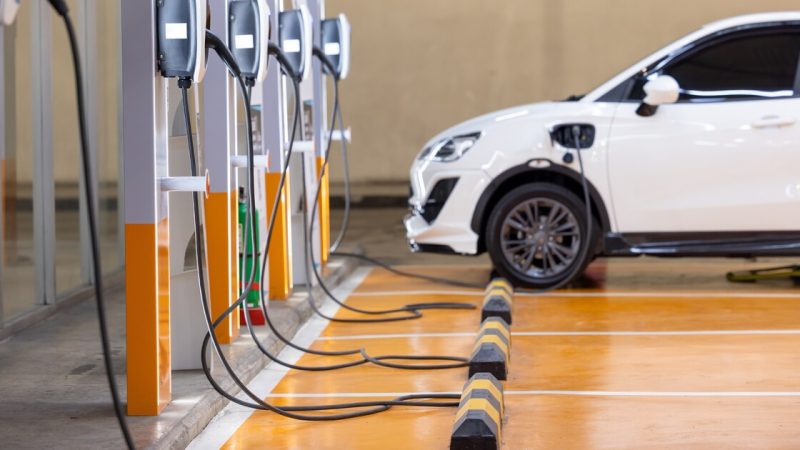 Kebijakan EV Malaysia: Tarif & Peluang Automaker Lokal
